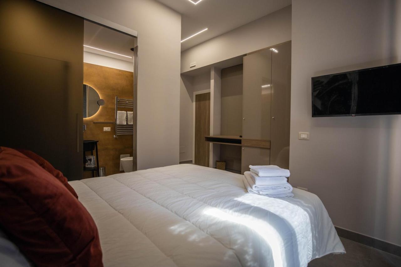 L'Elegant Boutique Rooms Naples Exterior photo