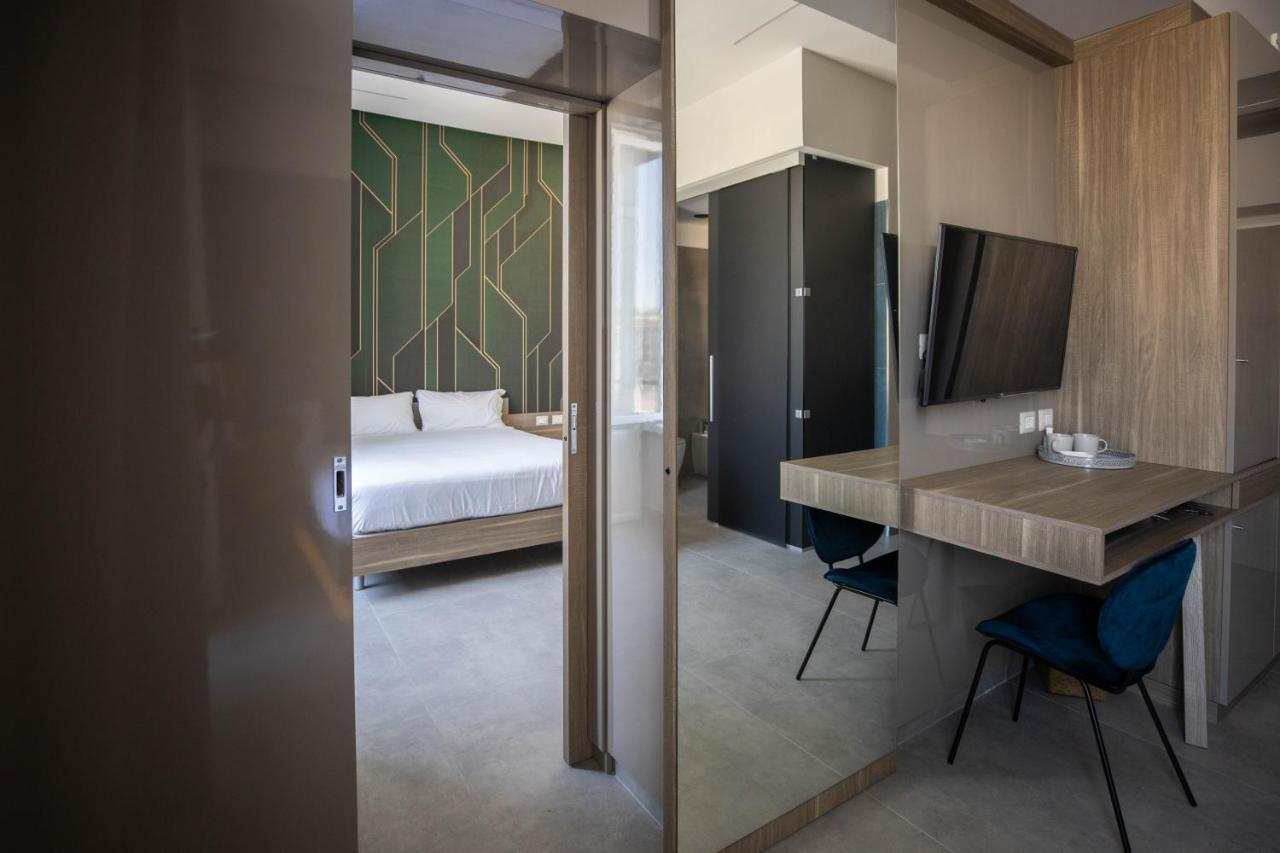 L'Elegant Boutique Rooms Naples Exterior photo